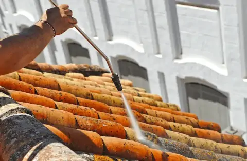 Nettoyage de toitures - Saint-Étienne-Estréchoux